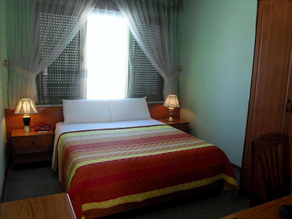 Kruja Hotel تيرانا الغرفة الصورة